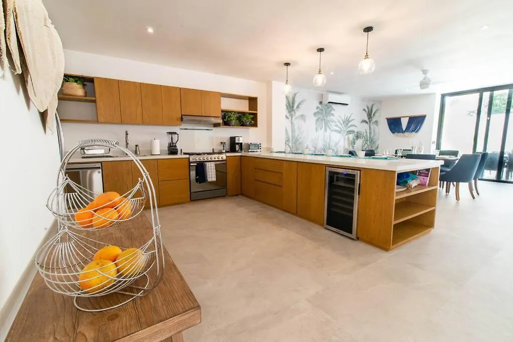 Beautiful 4Br, Up To 8 Guests, Private Pool, 10 Min To Beach Playa del Carmen